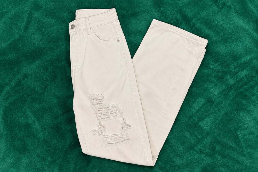 SHIEN Women’s ripped white jeans ￼